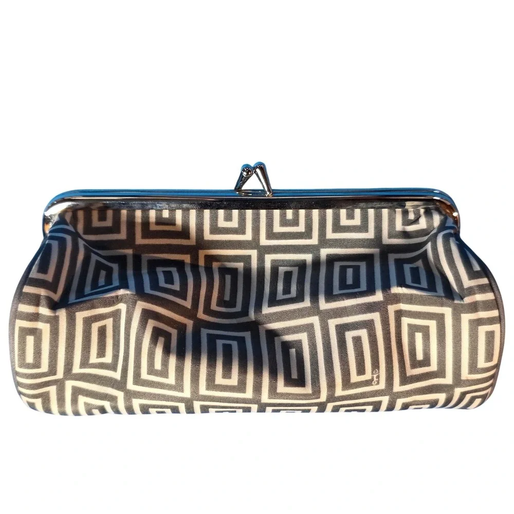 CLEARANCE‎ 💲6️⃣ Geometric Pattern Lipstick Makeup Case Mirror Metal Clasp
